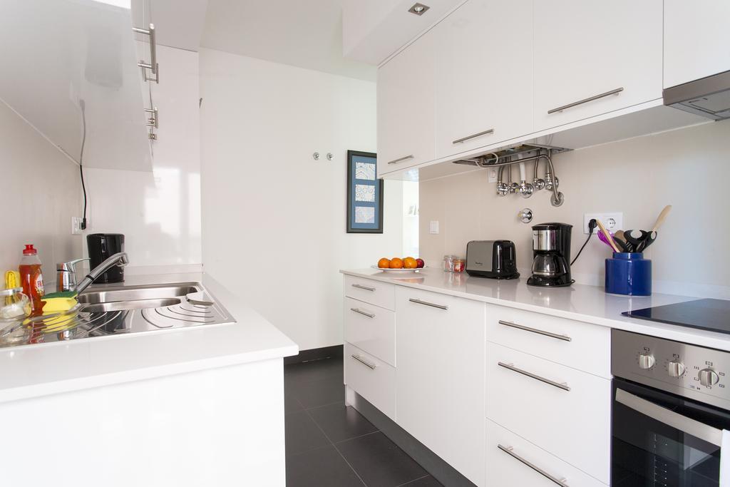 Joivy Joyful 2Br Apt With Terrace Nearby Sao Bento Palace Lissabon Zimmer foto