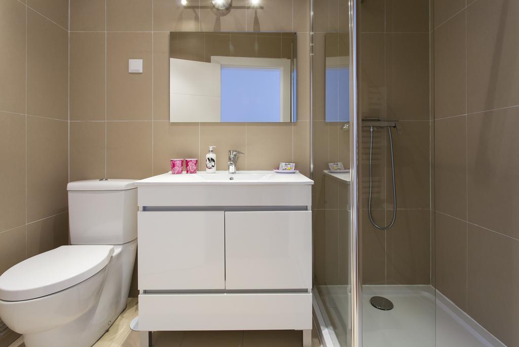 Joivy Joyful 2Br Apt With Terrace Nearby Sao Bento Palace Lissabon Zimmer foto