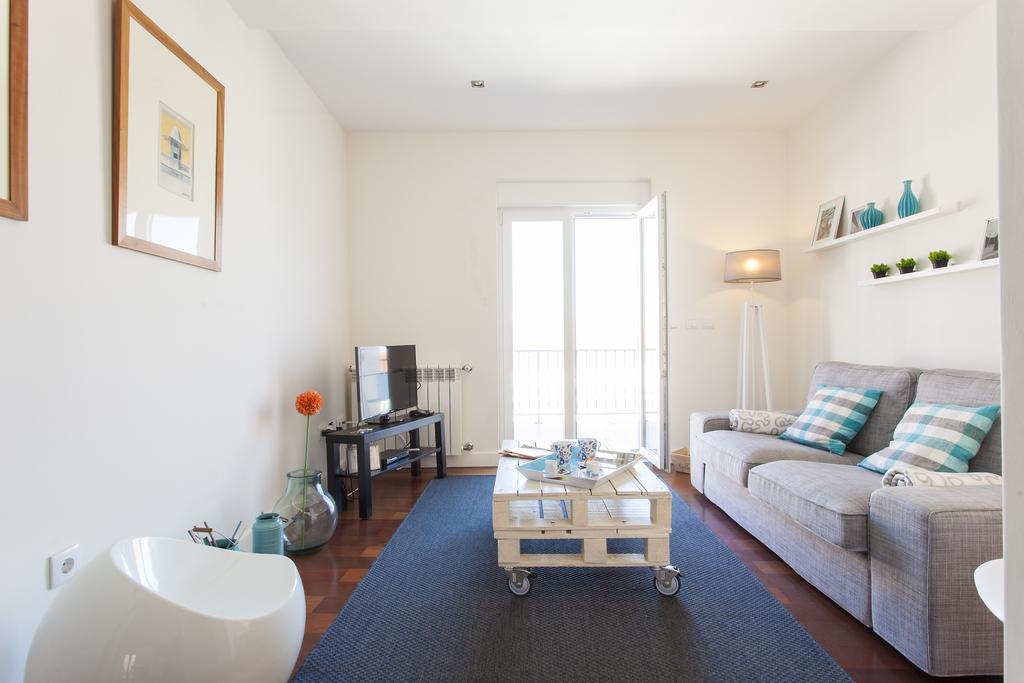 Joivy Joyful 2Br Apt With Terrace Nearby Sao Bento Palace Lissabon Zimmer foto
