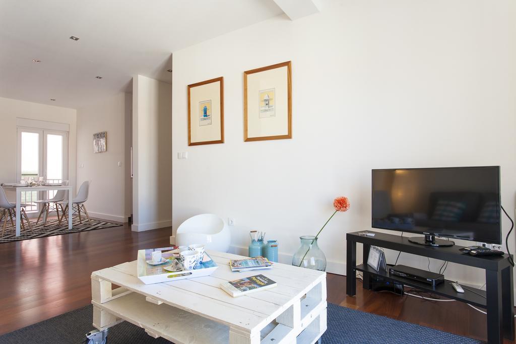 Joivy Joyful 2Br Apt With Terrace Nearby Sao Bento Palace Lissabon Zimmer foto